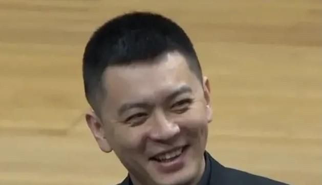 婴儿吃母乳视频