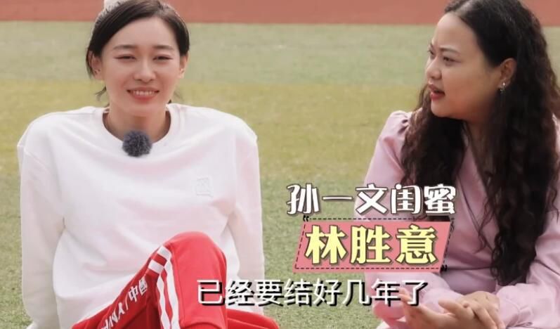 小雨电影院里被四人强9小说